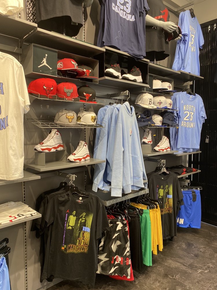 HIBBETT SPORTS Updated September 2024 47 Photos 1717 Montgomery