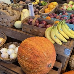 Blackbird Market - Fresh Produce Table - Middle of the Room