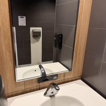 McDonald's - Dirty mirror - Fast Food Near Me - Kyle, Texas