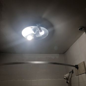 Days Inn by Wyndham Lebec - Exposed lighting fixtures. - Hotels Near Me - Lebec, California Days Inn by Wyndham Lebec - Exposed lighting fixtures. - Hotels Near Me - Lebec, California