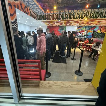Dave's Hot Chicken - Opening weekend line - Chicken Shop Near Me - Cicero, New York