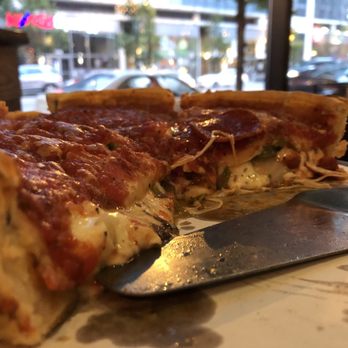 Giordano's - Pizza Near Me - Chicago, Illinois