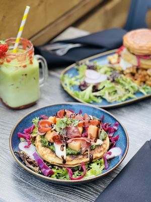 Caribou Gourmand - Restaurant de Terroir Québécois - Souper et Brunch et grande terrasse by null