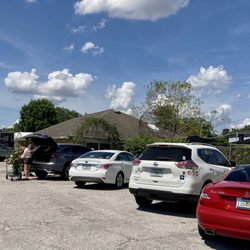 Apenberry's Garden - Plenty of parking spaces at Apenberry's.