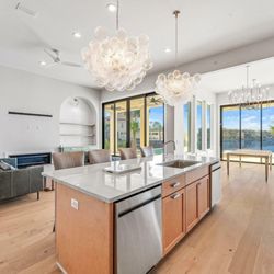 Coastal Cabinets & Countertops