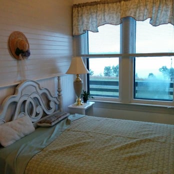 Fort Flagler State Park - Engineer's House bedroom. - Parks Near Me - Nordland, Washington