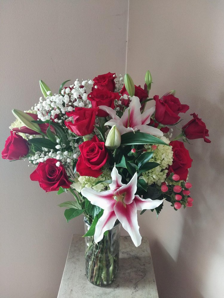 MAYFLOWERS FLORIST Updated August 2024 44 Photos & 17 Reviews