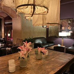Noi - Beautiful decor and music