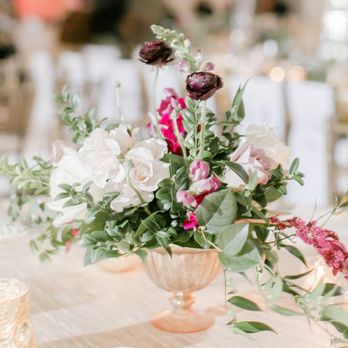 Floral Events - floral centerpiece low garden style - Florists Near Me - Houston, Texas Floral Events - floral centerpiece low garden style - Florists Near Me - Houston, Texas