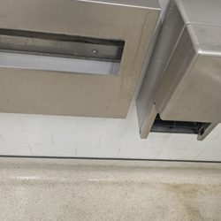 7-Eleven - No bathroom supplies