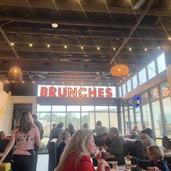 Brunches at The Pointe - Inside - Breakfast & Brunch Near Me - Wilmington, North Carolina Brunches at The Pointe - Inside - Breakfast & Brunch Near Me - Wilmington, North Carolina
