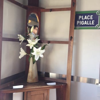 Place Pigalle - Decorated with restraint and old charm. - French Near Me - Seattle, Washington Place Pigalle - Decorated with restraint and old charm. - French Near Me - Seattle, Washington