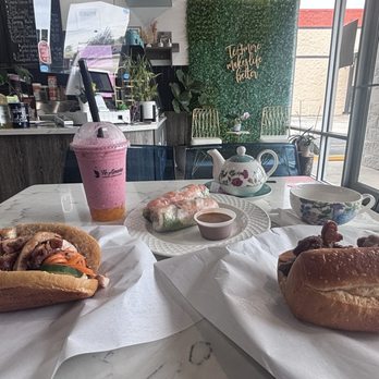 TeA'more - Banhmi chicken and pork, strawberry smoothie with mango Boba, blackberry jasmine tea - Sandwiches Near Me - Pasadena, Texas TeA'more - Banhmi chicken and pork, strawberry smoothie with mango Boba, blackberry jasmine tea - Sandwiches Near Me - Pasadena, Texas