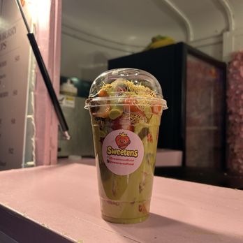 Sweetens - Dubai Strawberry Cup $13 (strawberries covered in nutella, pistachio cream, pistachios and kataifi) SO GOOD - Desserts Near Me - Stockton, California Sweetens - Dubai Strawberry Cup $13 (strawberries covered in nutella, pistachio cream, pistachios and kataifi) SO GOOD - Desserts Near Me - Stockton, California