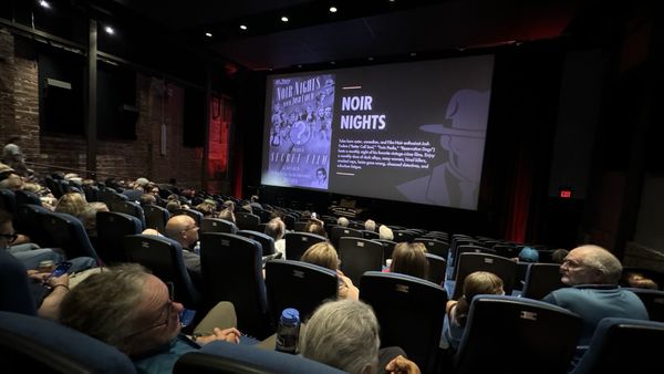 Circle Cinema by null