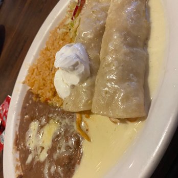 La Chata - Enchiladas pollo a la crema. There crema is a spicy jalepeno crema. Very good. - Mexican Near Me - Covington, Washington