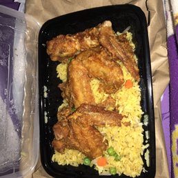 Chicken wing combo w/veggie fried rice $7.50 BEST WINGS EVER. not a fan of the rice, but I typically prefer the white fried rice/yellow Chicken wing combo w/veggie fried rice $7.50 BEST WINGS EVER. not a fan of the rice, but I typically prefer the white fried rice/yellow