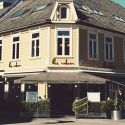 Hos Naboen - Front entrance from main pedestrian street.
