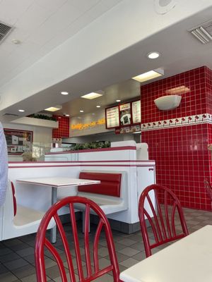 In-N-Out Burger by null