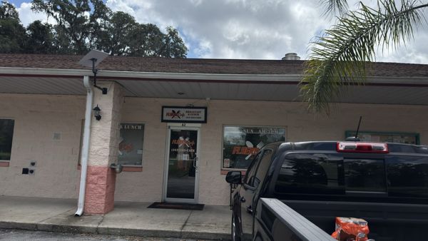 FLYERS CAFE Updated October 2025 31 Photos 22 Reviews 18651 N 