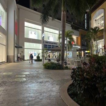 La Isla - Shopping Centers Near Me - Puerto Vallarta, JAL