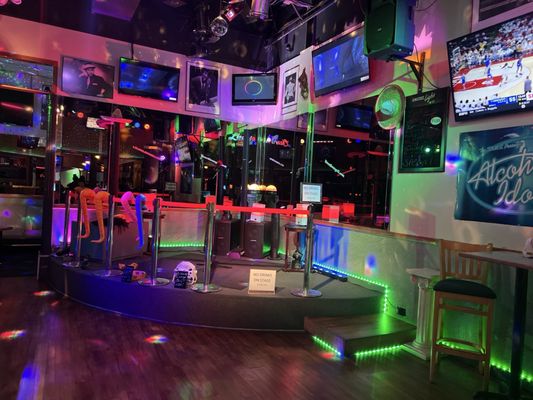 Lizard Lounge by null