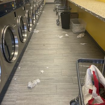 Queen Laundry - Could use some cleaning up. - Laundromat Near Me - Farmersville, California Queen Laundry - Could use some cleaning up. - Laundromat Near Me - Farmersville, California