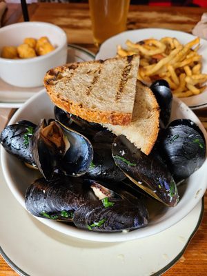 The Double Windsor by null