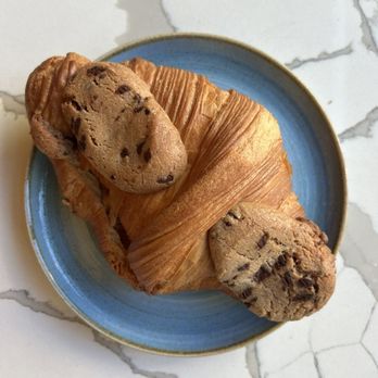PRB Boulangerie - Cookie croissant - Bakeries Near Me - Cambridge, Massachusetts