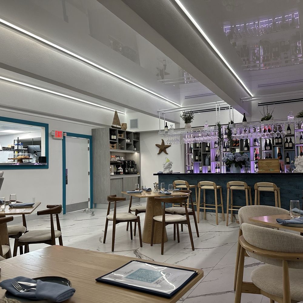 Mirazur - Interior - Mediterranean Near Me - Hallandale Beach, Florida
