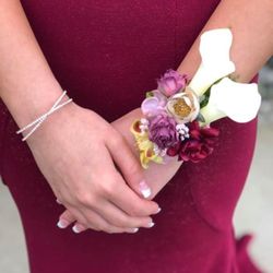Petals & Vines - Calla Lily wrist corsage