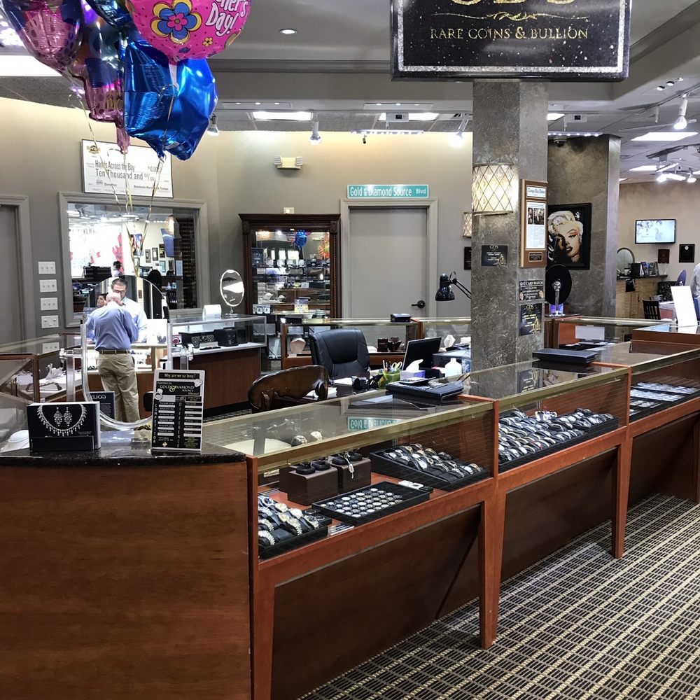 Gold & Diamond Source - Jewelry case of watches - Jewelry Near Me - Clearwater, Florida Gold & Diamond Source - Jewelry case of watches - Jewelry Near Me - Clearwater, Florida