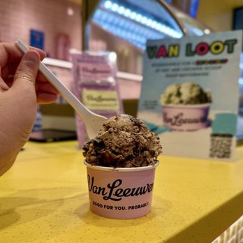 Van Leeuwen - Single scoop of espresso fudge brownie - Ice Cream & Frozen Yogurt Near Me - Charlotte, North Carolina Van Leeuwen - Single scoop of espresso fudge brownie - Ice Cream & Frozen Yogurt Near Me - Charlotte, North Carolina
