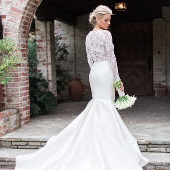 Modern Dress - Badgley Mischka Bridal - Bridal Near Me - Boone, Iowa Modern Dress - Badgley Mischka Bridal - Bridal Near Me - Boone, Iowa
