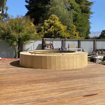 Roberts Hot Tubs - Hot Tub & Pool Near Me - Berkeley, California