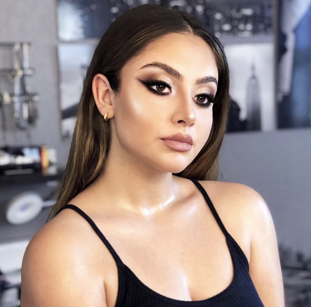 MakeupByAaryan Logo