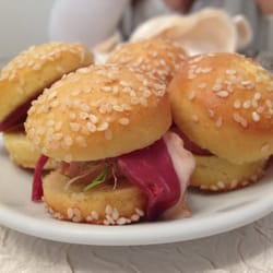 L'Auberge du Pêcheur - Burger de foie gras, à l'occasion du repas de la fête des mères, délicieux !!