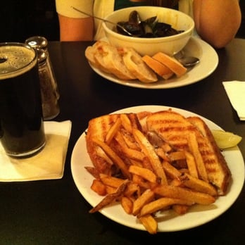 Station Taproom - PBC Coffee Porter, Grilled Cheese and a glass of Sauvignon Blanc with Mussels in Thai Red Curry. - Gastropubs Near Me - Downingtown, Pennsylvania Station Taproom - PBC Coffee Porter, Grilled Cheese and a glass of Sauvignon Blanc with Mussels in Thai Red Curry. - Gastropubs Near Me - Downingtown, Pennsylvania