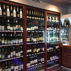Beverly Hills Hotel - Good variety bottle shop !!