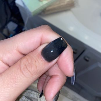 LT Nail Lounge - Bad blending - Nail Salons Near Me - Crystal Lake, Illinois