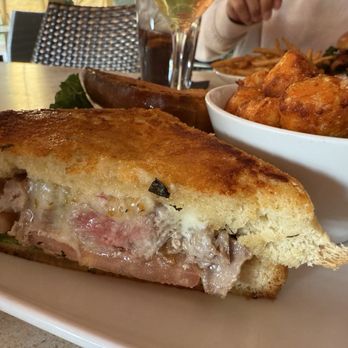 Tryst Cafe PHX - Ahi Tuna Melt Sandwich Dinner - Beer, Wine & Spirits Near Me - Phoenix, Arizona