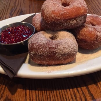Mindy's Bakery - Donuts with amazing berry jam - Desserts Near Me - Chicago, Illinois Mindy's Bakery - Donuts with amazing berry jam - Desserts Near Me - Chicago, Illinois