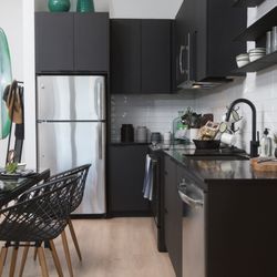 500 Ocean Ave - Model kitchen
