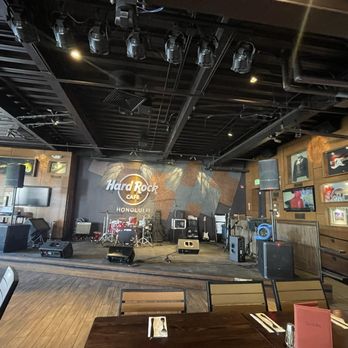 Hard Rock Cafe - Stage area - Burgers Near Me - Honolulu, Hawaii