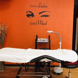 Jess’ Brows & Beauty Bar - Eyelash Extension Place