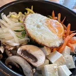 Bibimbap with tofu Bibimbap with tofu