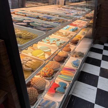 Cinotti's Bakery & Deli - Bakeries Near Me - Jacksonville Beach, Florida