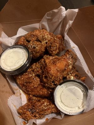 Cluck'N Wings by null