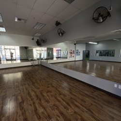 Premier Fitness - Big mirrors and new floors