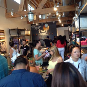 Marine Layer - The Yelp Elite shoppers - Men's Clothing Near Me - Venice Beach, California